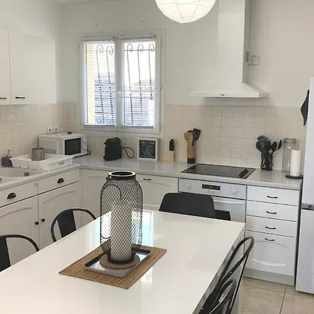 Maison T4 -jardin+ Parking+ Clim -proche Remparts * Aigues-Mortes