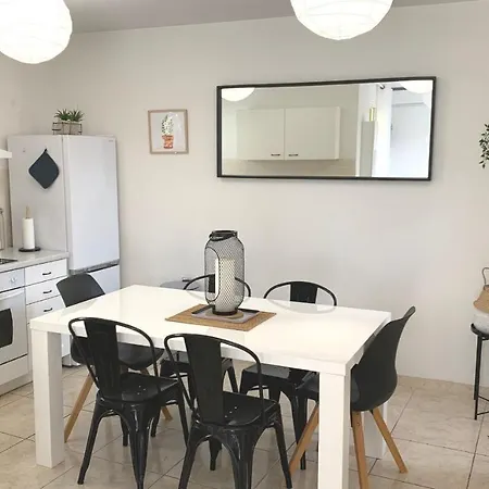 Maison T4 -jardin+ Parking+ Clim -proche Remparts