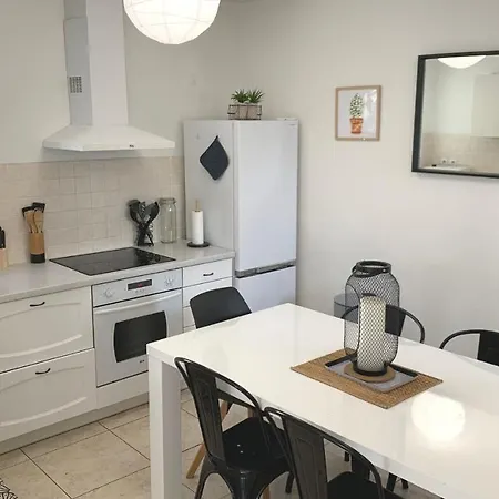 Maison T4 -jardin+ Parking+ Clim -proche Remparts Apartment