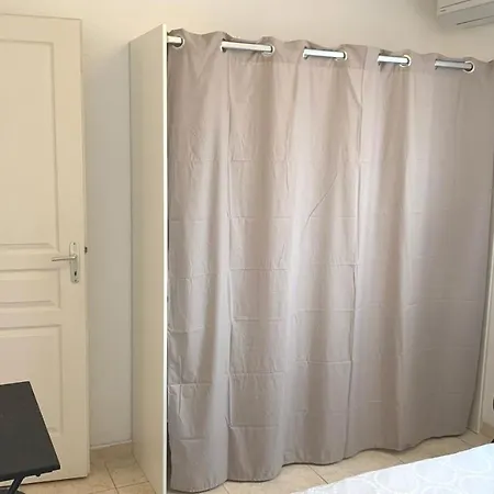 Appartement Maison T4 -jardin+ Parking+ Clim -proche Remparts