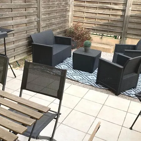 Maison T4 -jardin+ Parking+ Clim -proche Remparts Apartment *